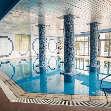 With A Swimming Pool - 18502 3*