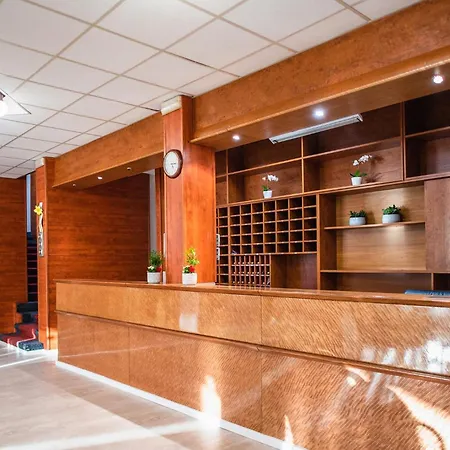 With A Swimming Pool - 18502 بيت ضيافة 3*